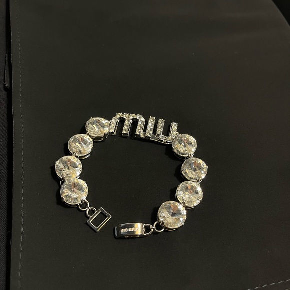 Miu Crystal High-end Bracelet / Stores Crystalチャーム レザー
